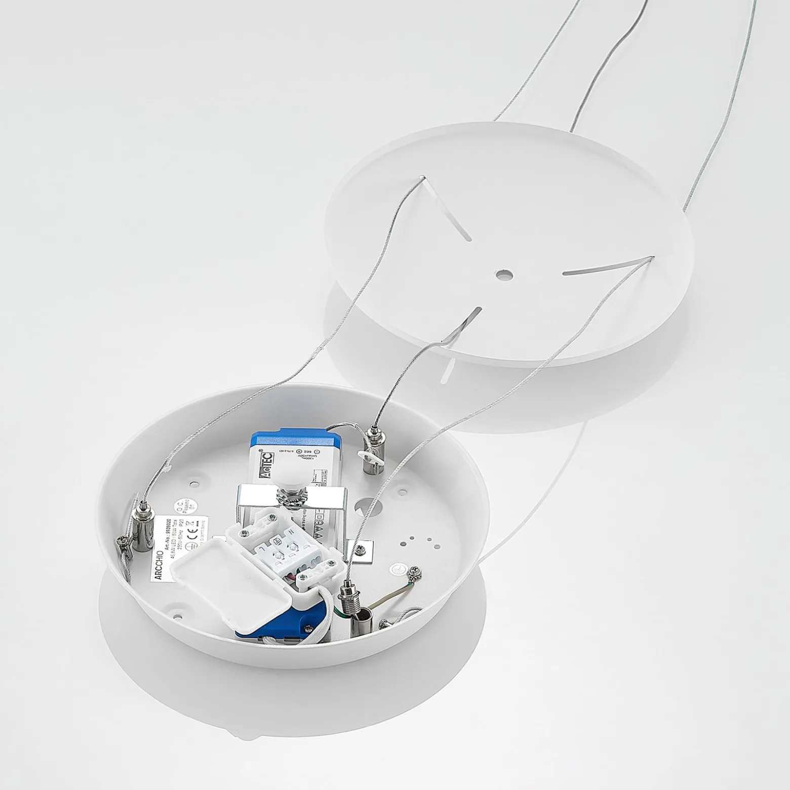 Arcchio LED-Hängeleuchte Vivy, Ø 58 cm, weiß, Metall