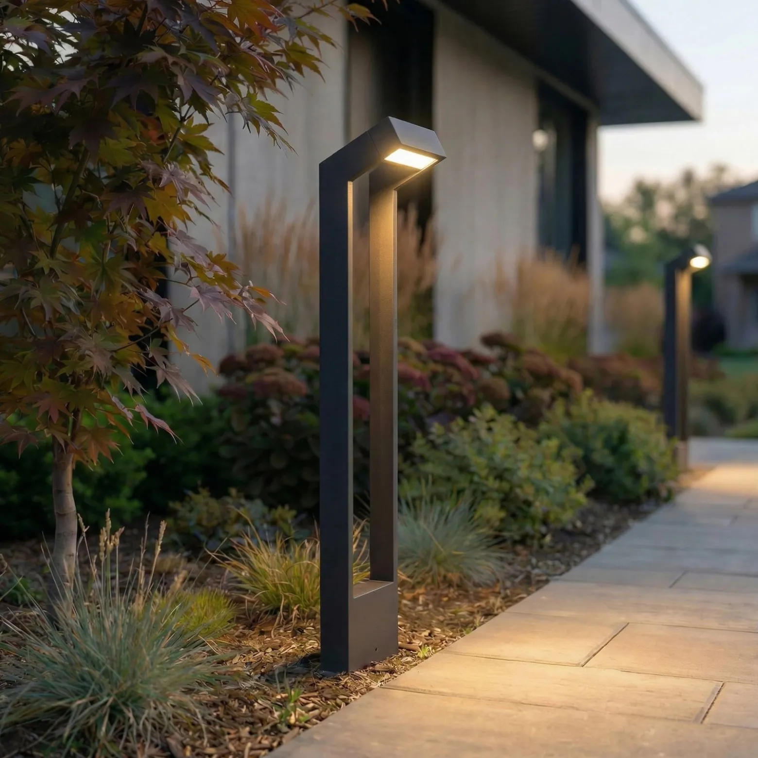 Arcchio LED-Wegeleuchte Kovato, Höhe 95 cm, dunkelgrau, IP65
