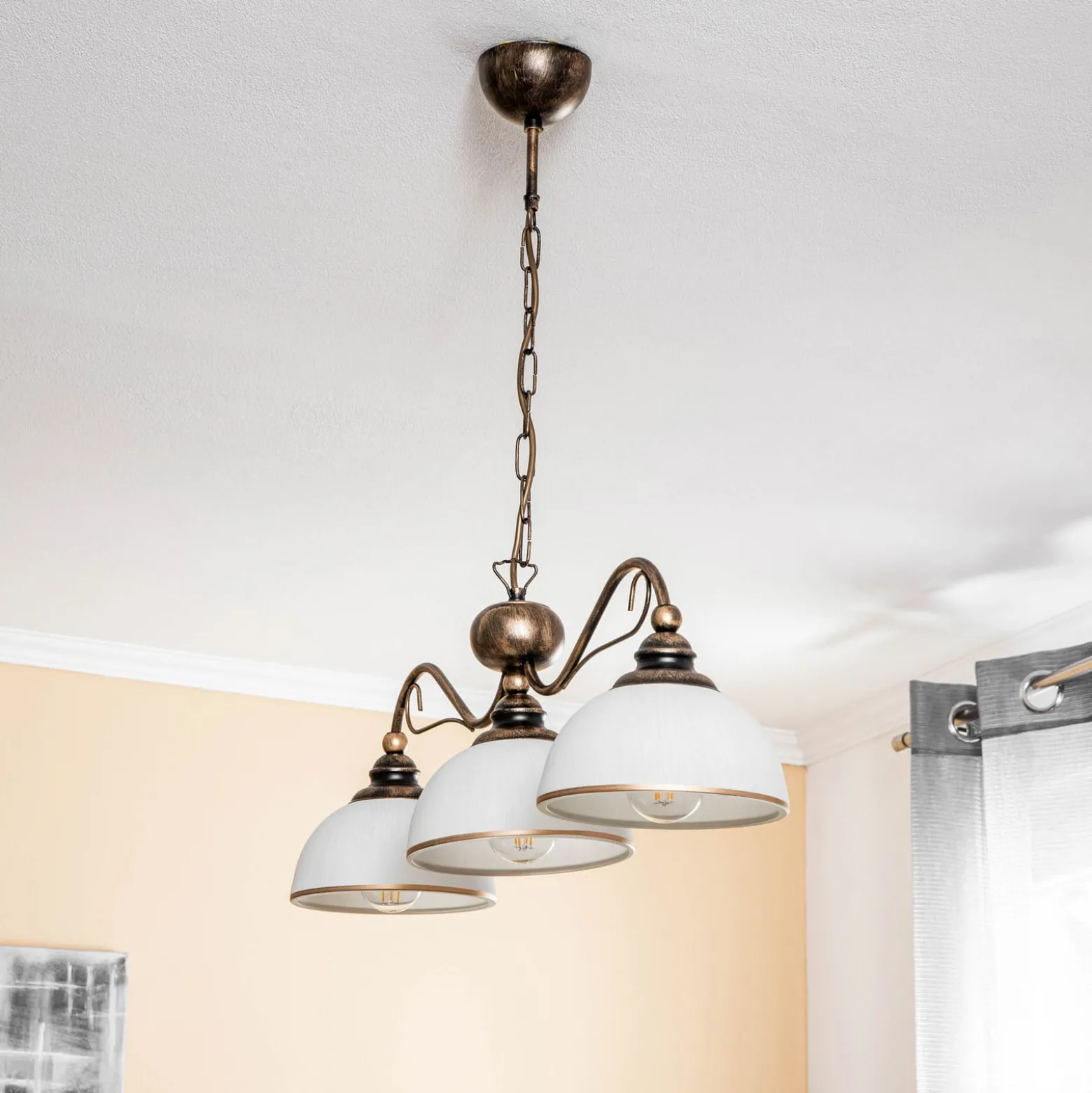 Balkenpendelleuchte Casale, dreiflammig Länge 74cm