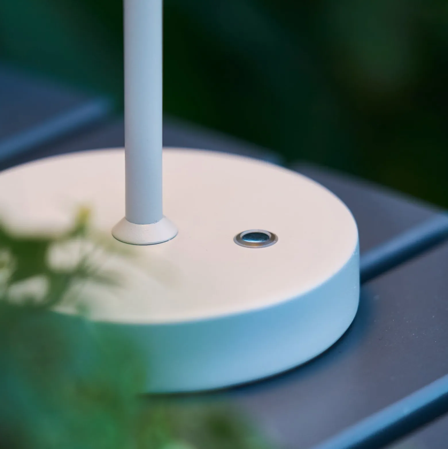 By Rydéns Maison LED-Akku-Tischlampe IP44 sandweiß