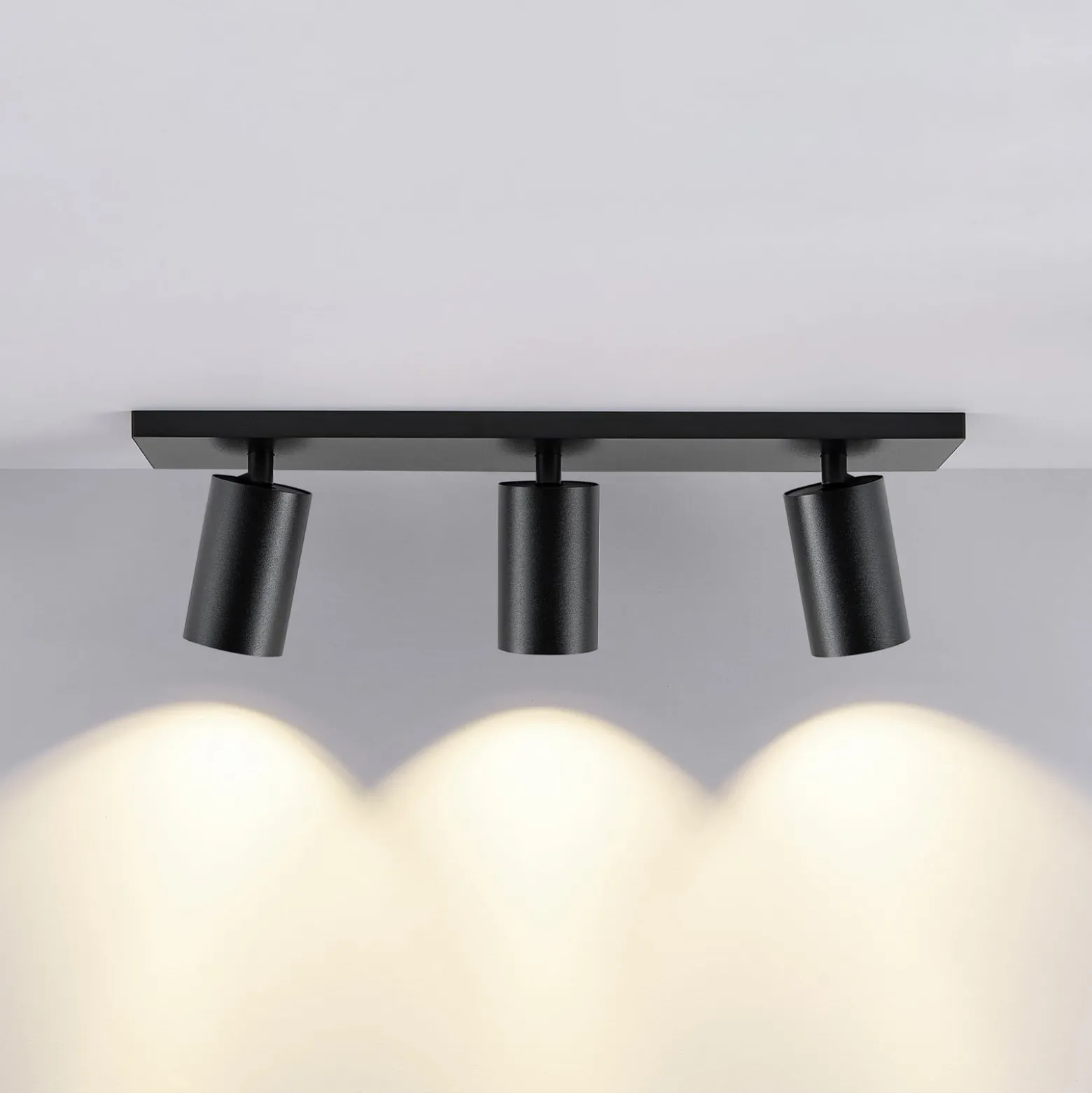 Deckenspot CAN TILT, schwarz, 48 x 9 cm, 3-flg., Metall GU10