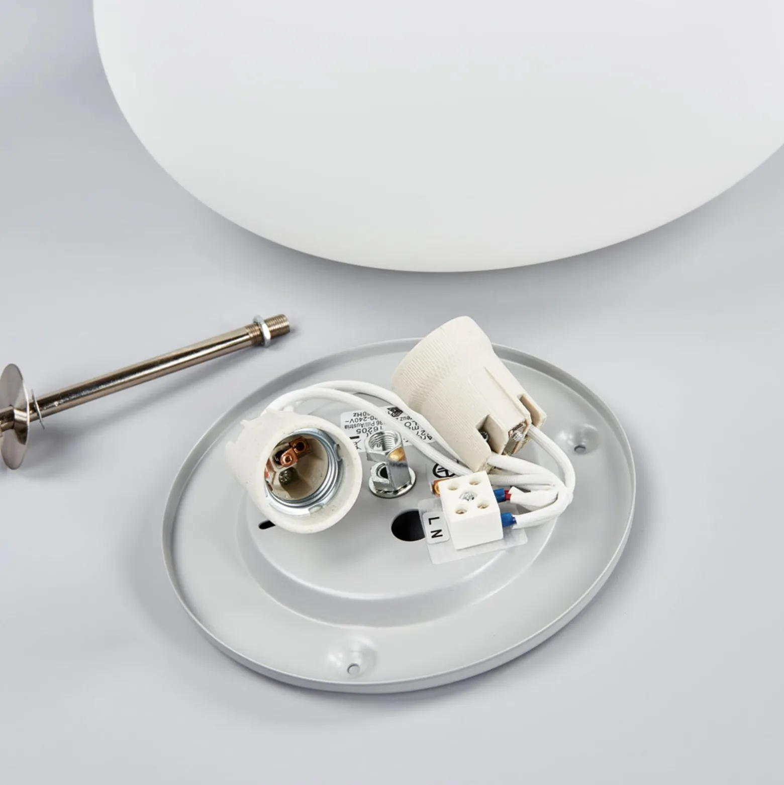 Dezente Deckenleuchte Optica 35 cm