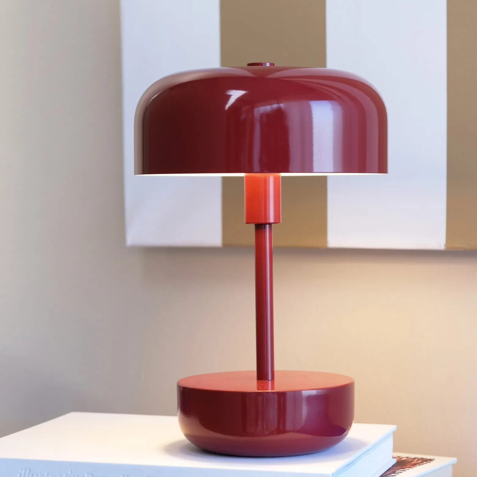 Dyberg Larsen Haipot Tischleuchte IP44 Akku rot