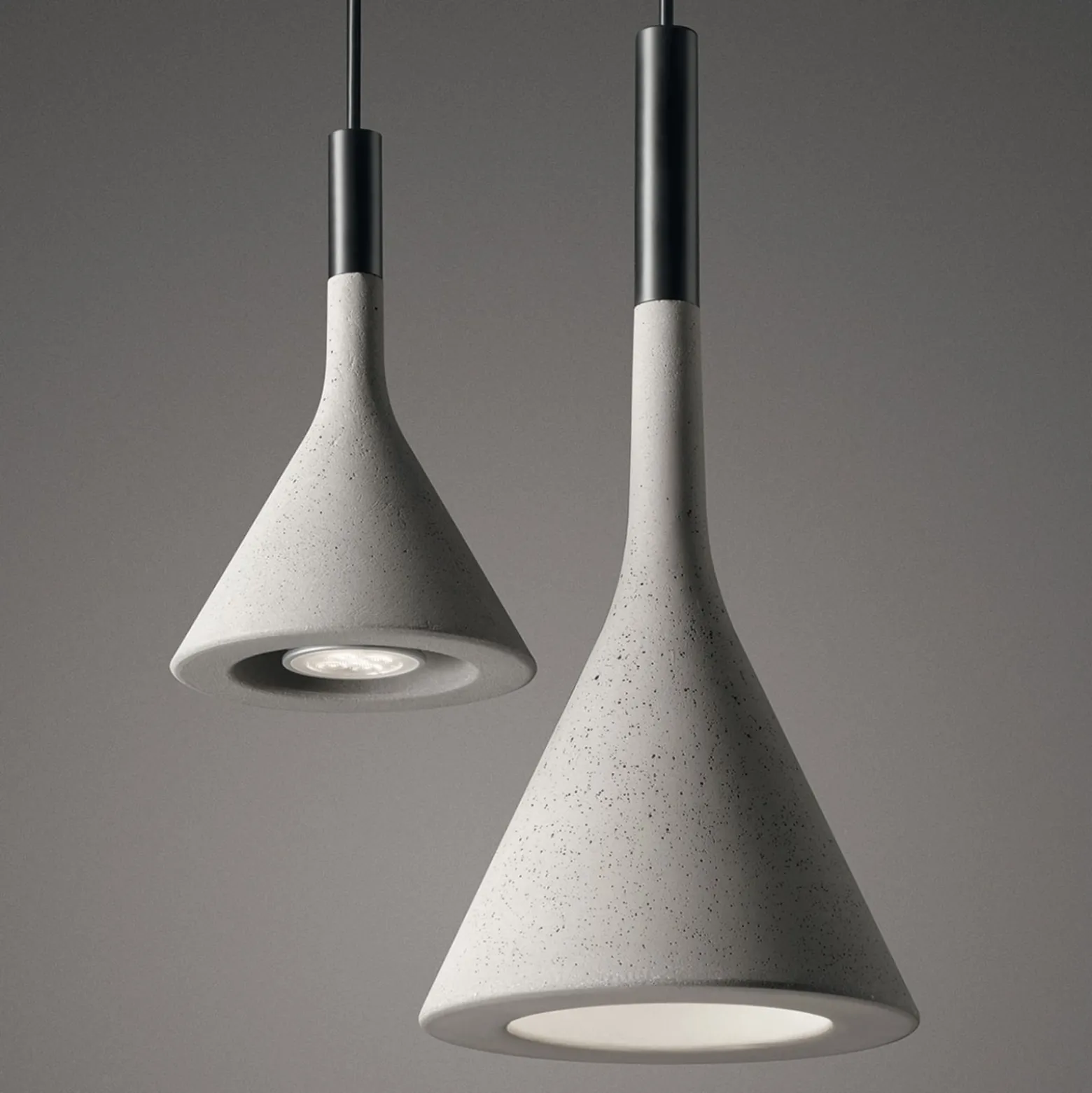 Foscarini Aplomb Mini Hängeleuchte aus Beton, grau
