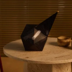 Gubi Akku-Tischleuchte Bagdad, schwarz, Höhe 36 cm