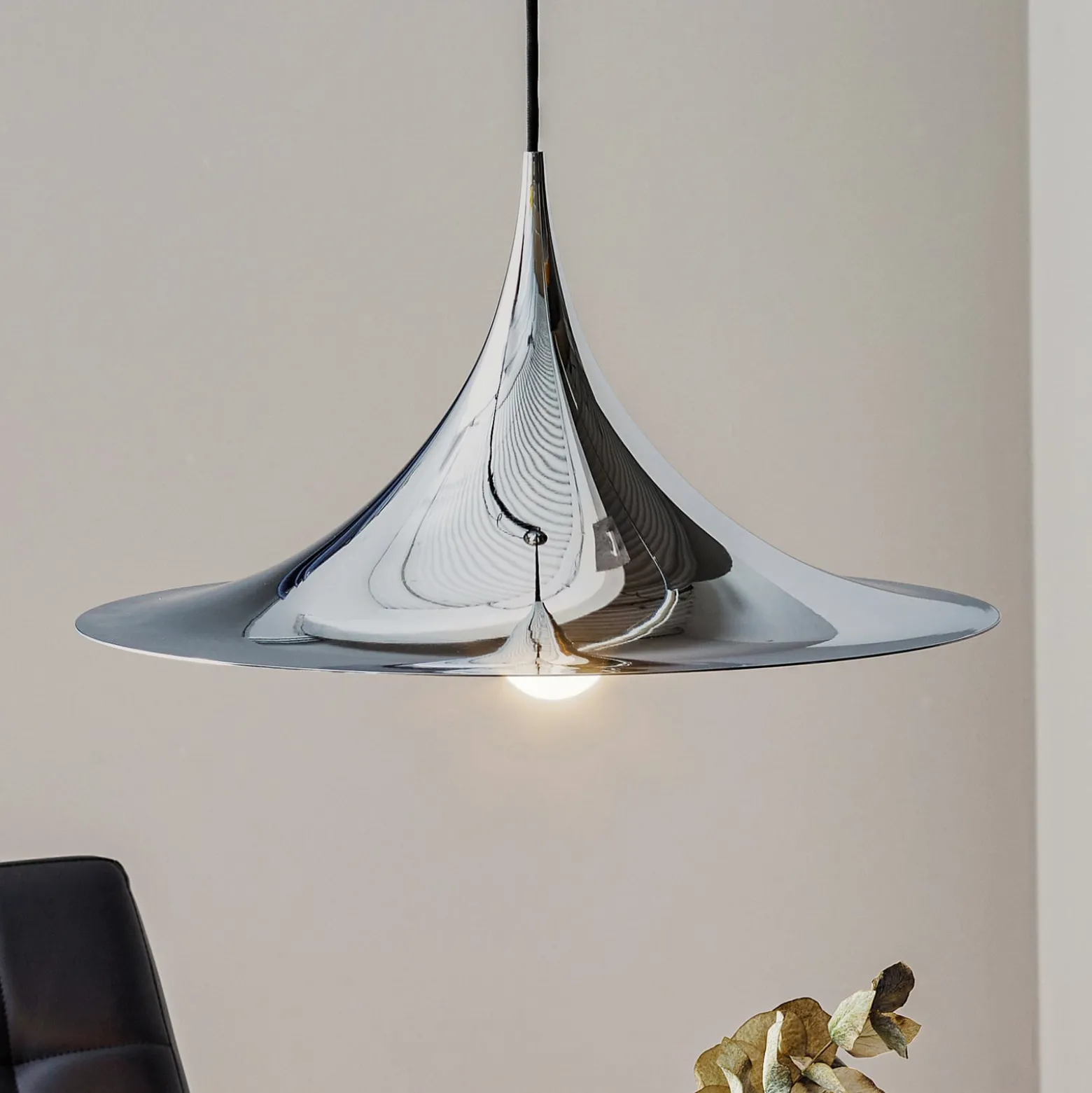 GUBI Hängeleuchte Semi, Ø 47 cm, chrom