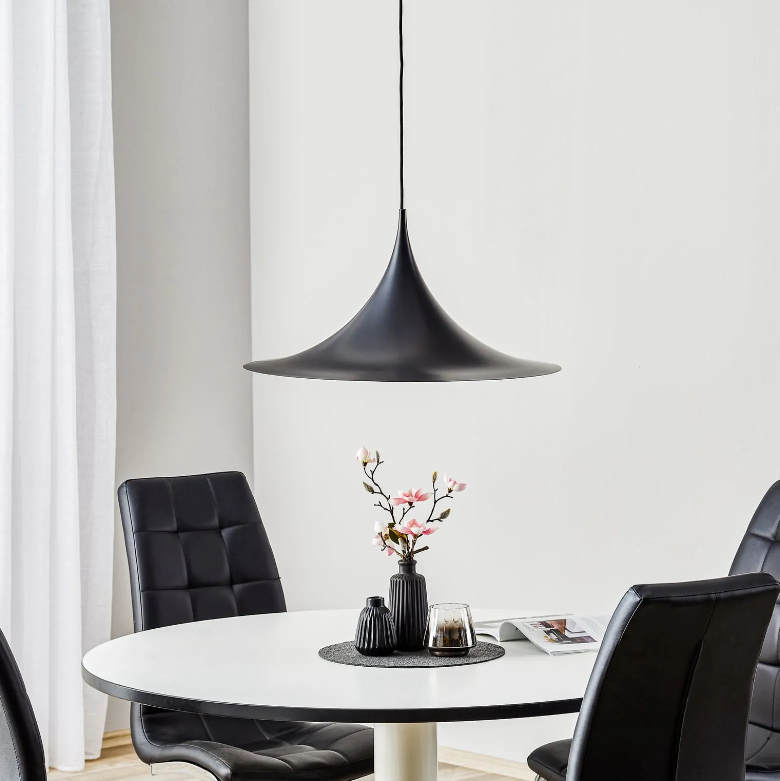 GUBI Hängeleuchte Semi, Ø 60 cm, schwarz