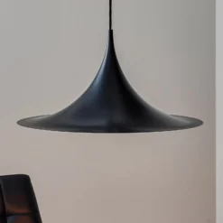 GUBI Hängeleuchte Semi, Ø 47 cm, schwarz