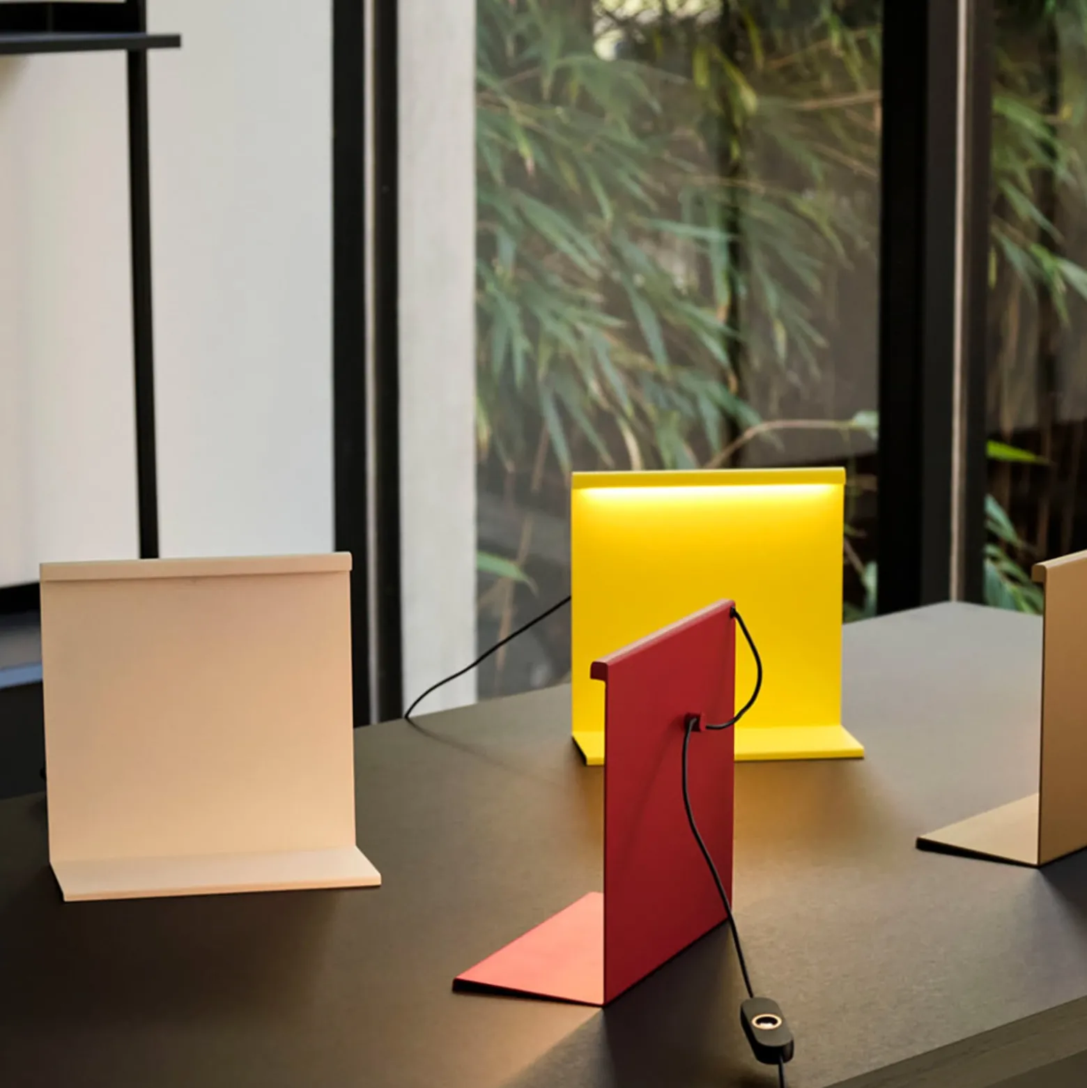 HAY LBM LED-Tischleuchte mit Dimmer, cremeweiß