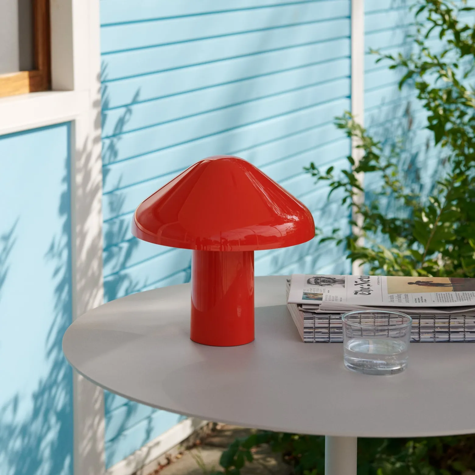 HAY Pao Portable LED-Tischleuchte mit Akku rot