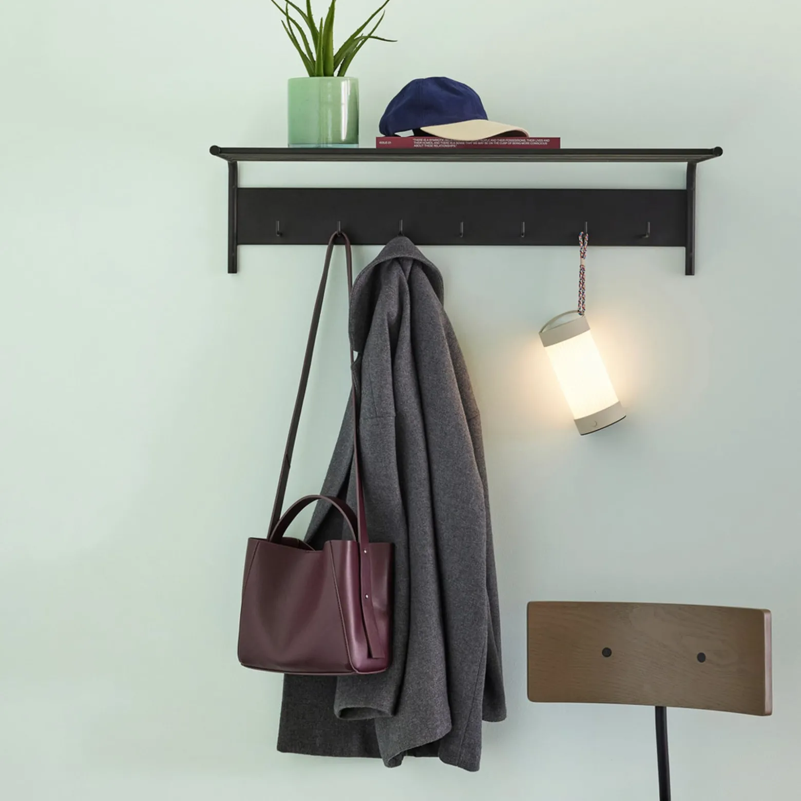 HÜBSCH LED-Akku-Tischleuchte Camp, sand, Glas, Eisen, IP44