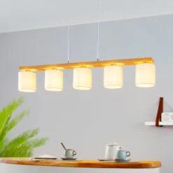 Hängelampe Castralvo, Länge 115 cm, holz/weiß, 5-flg., Stoff