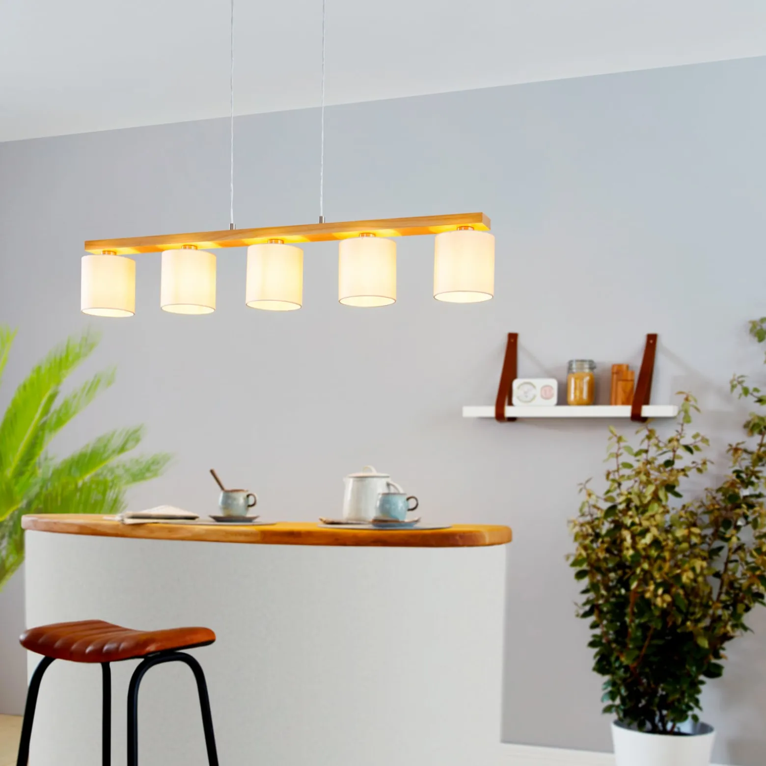 Hängelampe Castralvo, Länge 115 cm, holz/weiß, 5-flg., Stoff