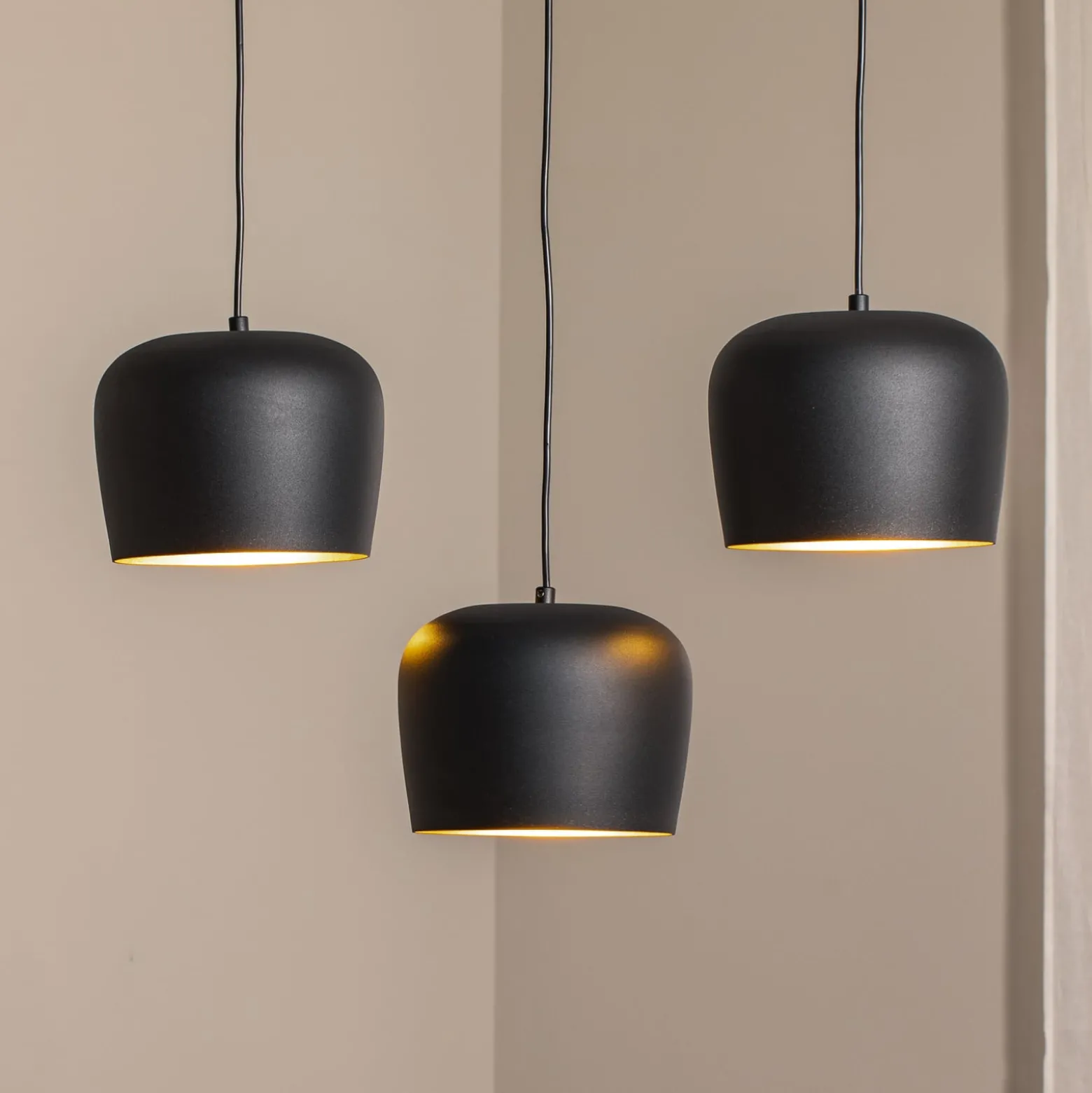 Hängeleuchte Berceste N-1410 schwarz Metall 3-flammig linear