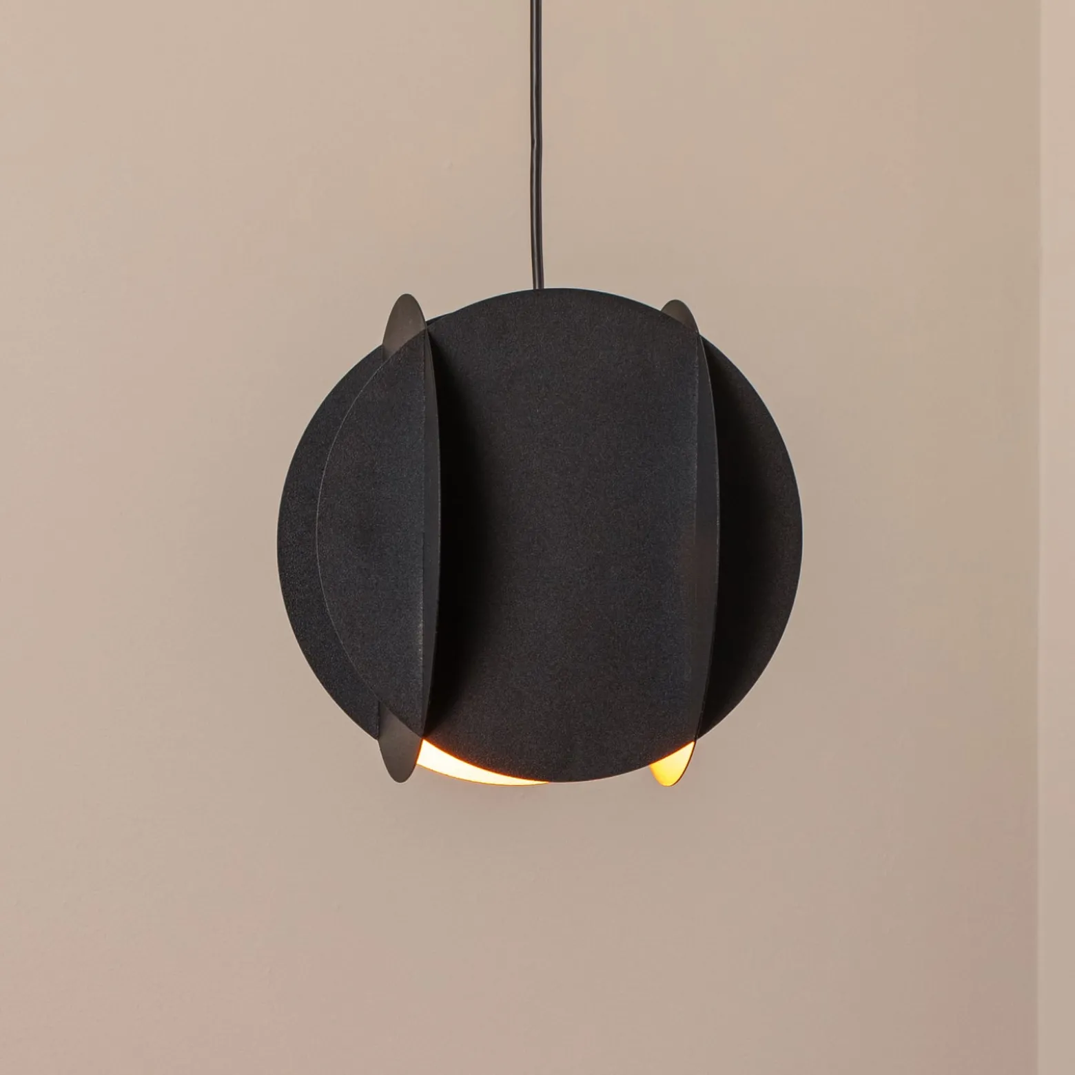 Hängeleuchte Corner, schwarz, 25 x 25 cm, Metall, E27