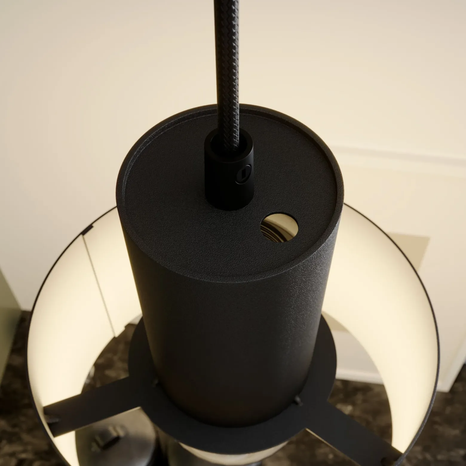 Hängeleuchte Rif aus Metall, schwarz, Ø 15 cm