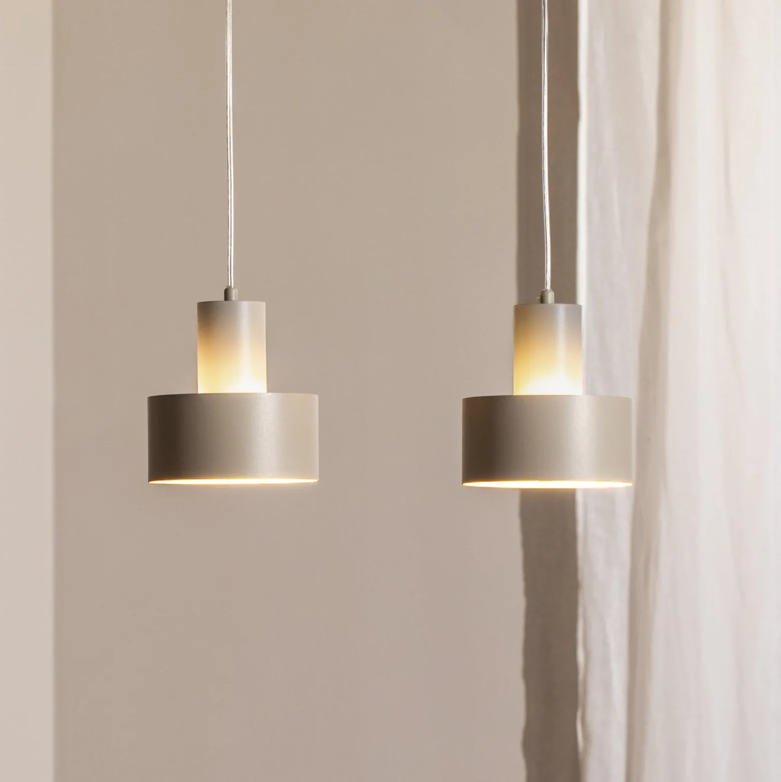 Hängeleuchte Rif 2, taupe 2-flammig, linear, Stahl