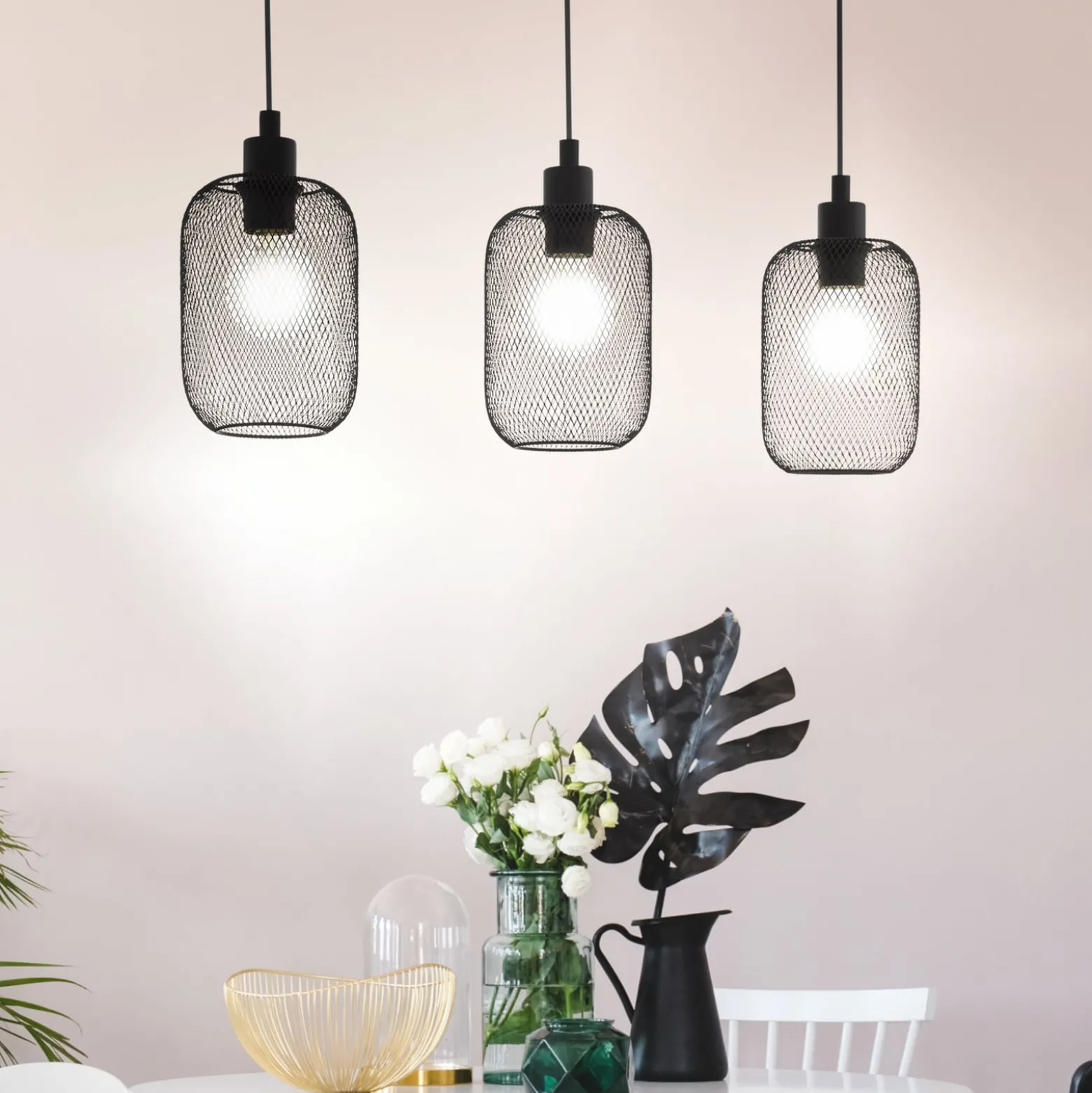 Hängeleuchte Wrington, Länge 74 cm, schwarz, 3-flg., Stahl