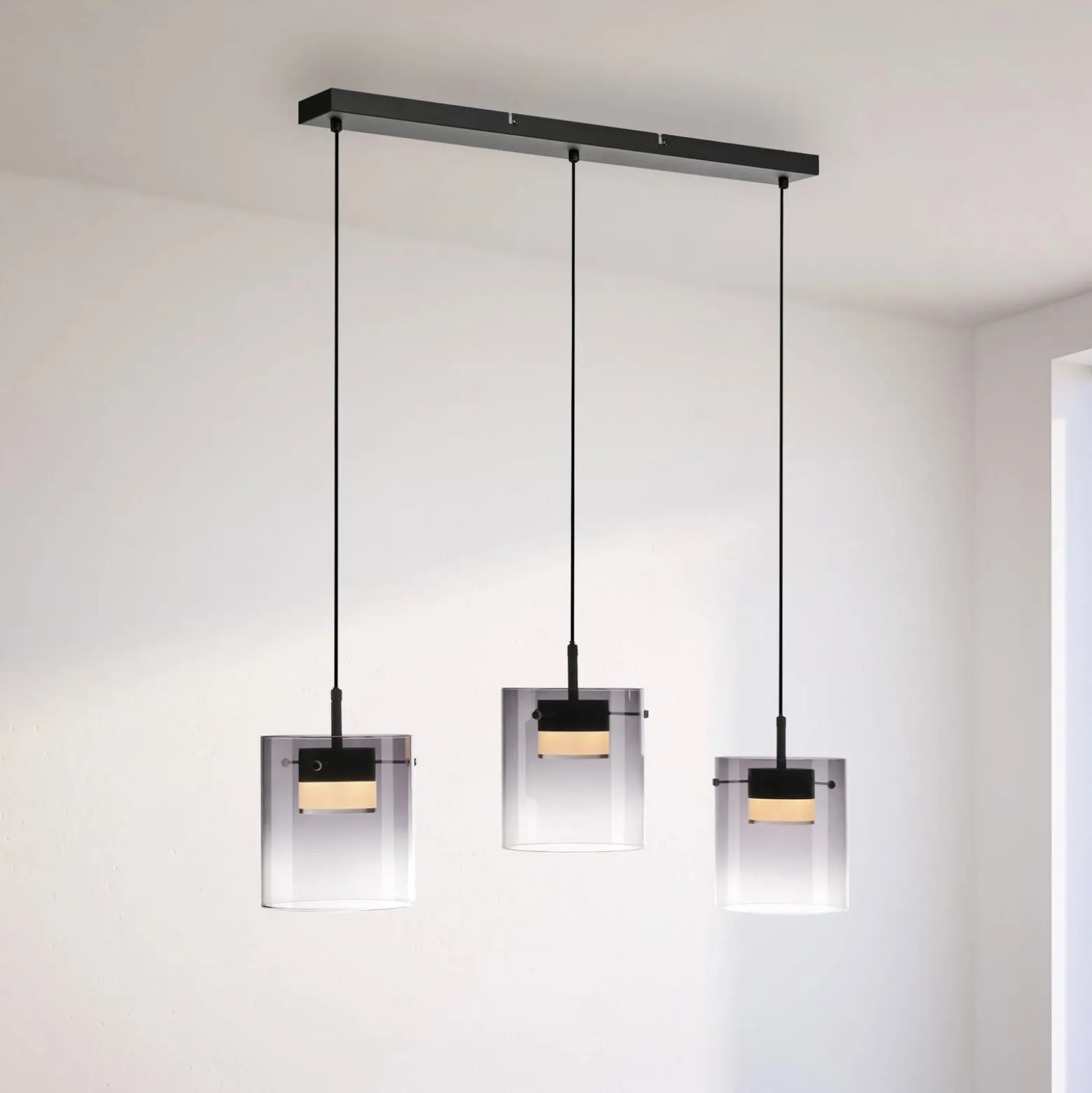 JUST LIGHT. LED-Hängeleuchte Elio, Rauchglas, 3-fl., schwarz