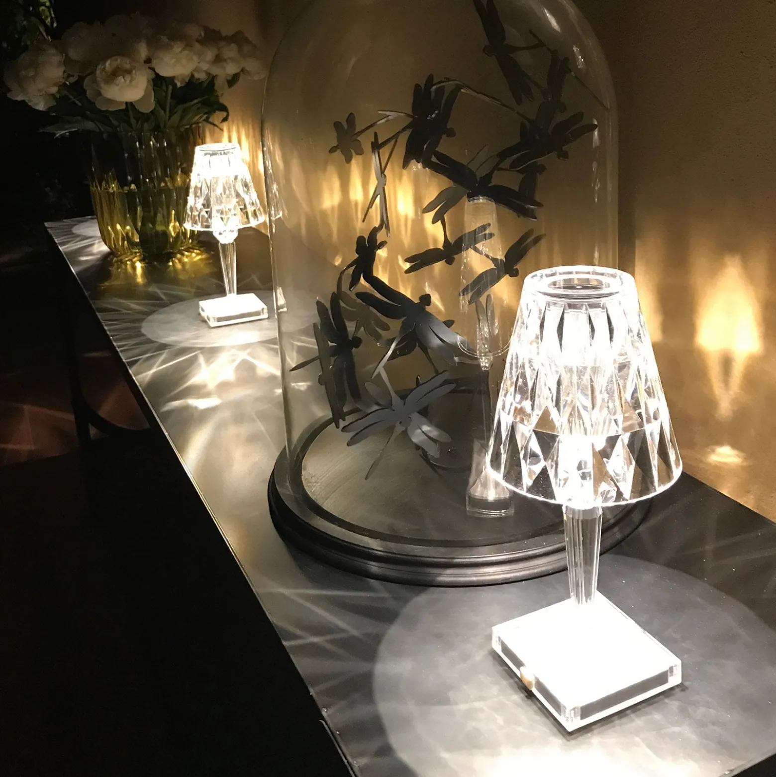 Kartell LED-Akku-Tischlampe Battery, 26cm, transparent, IP54