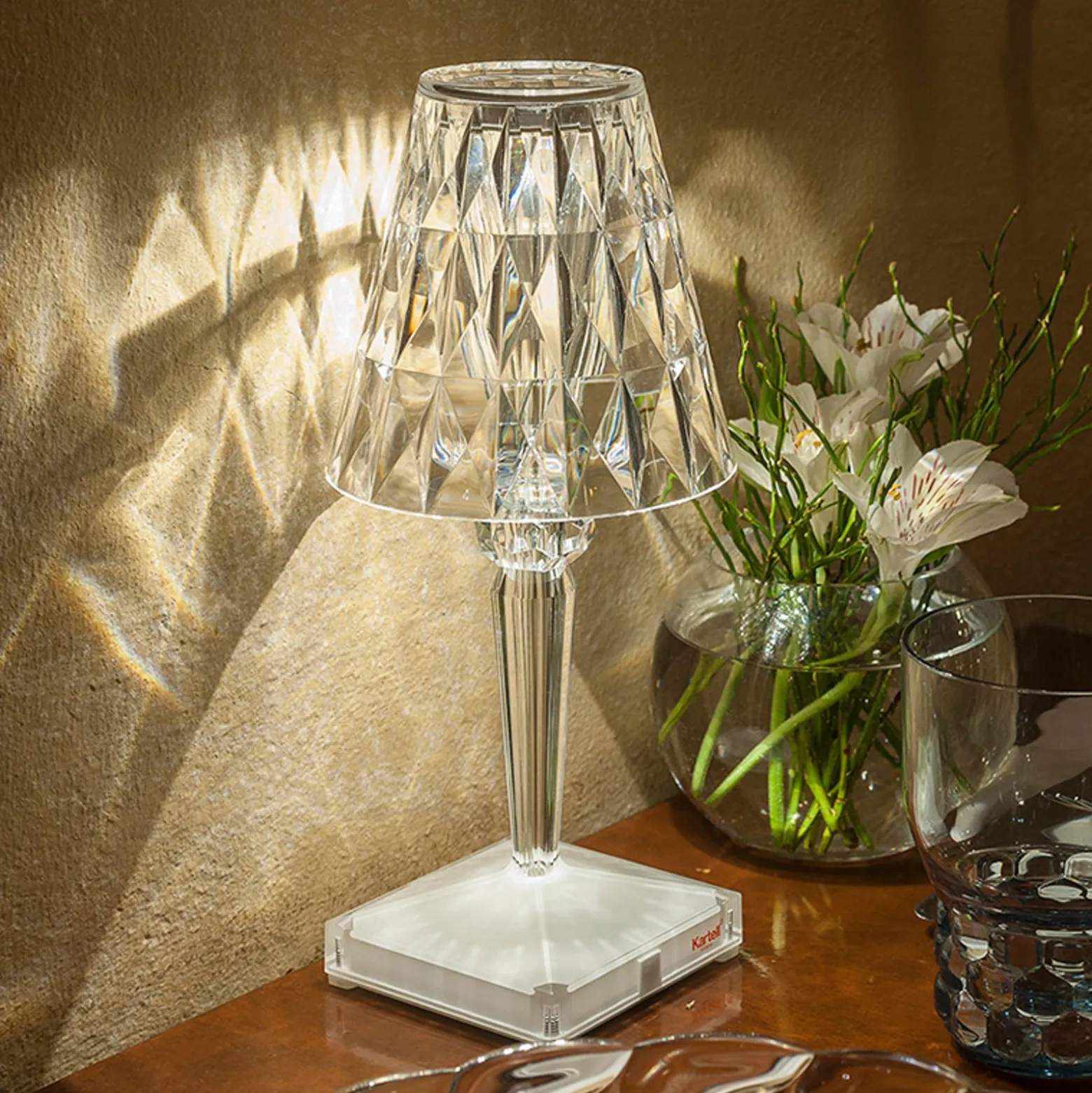 Kartell LED-Akku-Tischlampe Battery, 26cm, transparent, IP54
