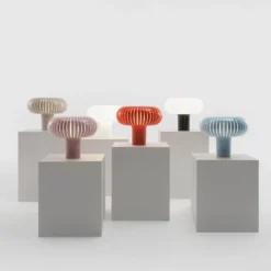Kartell Tischleuchte Teresa Special Edition, hellblau, Ø50cm