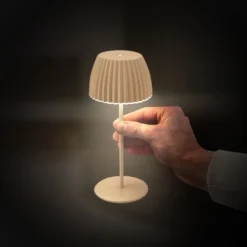 LED-Akku-Tischlampe Brilo unplugged Riffle, 20 cm, beige