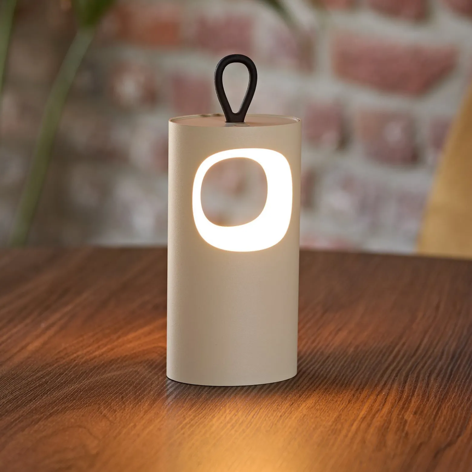 LED-Akku-Tischlampe Lunari, beige, 16 cm, Metall, CCT IP44
