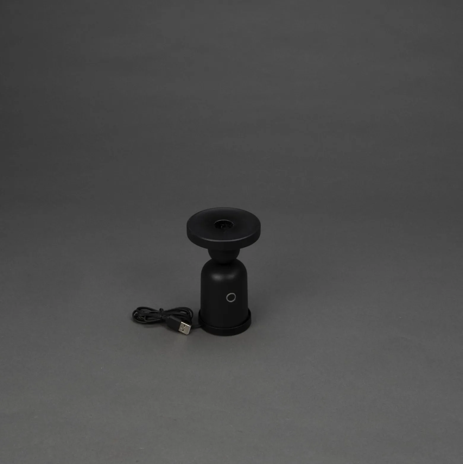 LED-Akku-Tischlampe Nantes, schwarz, Alu, IP54, Dimmer, CCT