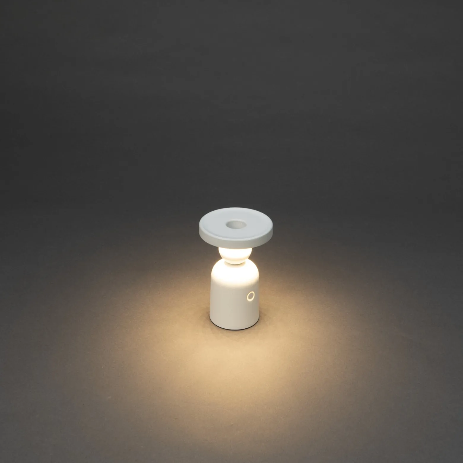 LED-Akku-Tischlampe Nantes, weiß, Alu, IP54, Dimmer, CCT