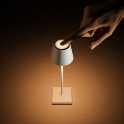 LED-Akkutischlampe Nuindie pocket, weiß, IP54, dimmbar