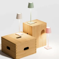LED-Akkutischlampe Nuindie, USB-C, salbeigrün, IP54, dimmbar
