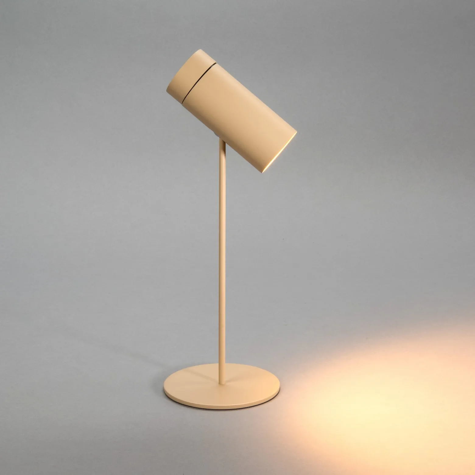 LED-Akku-Tischleuchte Multi, sandfarben, Höhe 30 cm, IP54