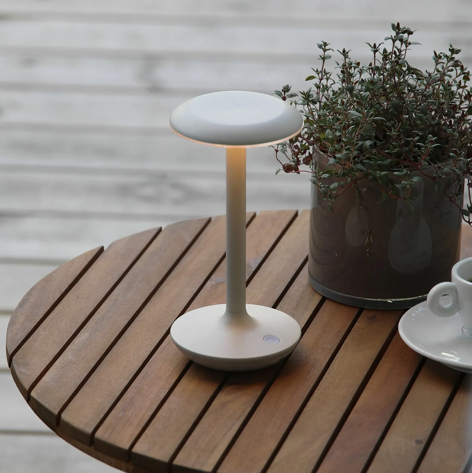LED-Akku-Tischleuchte Petit, greige, Aluminium, IP44