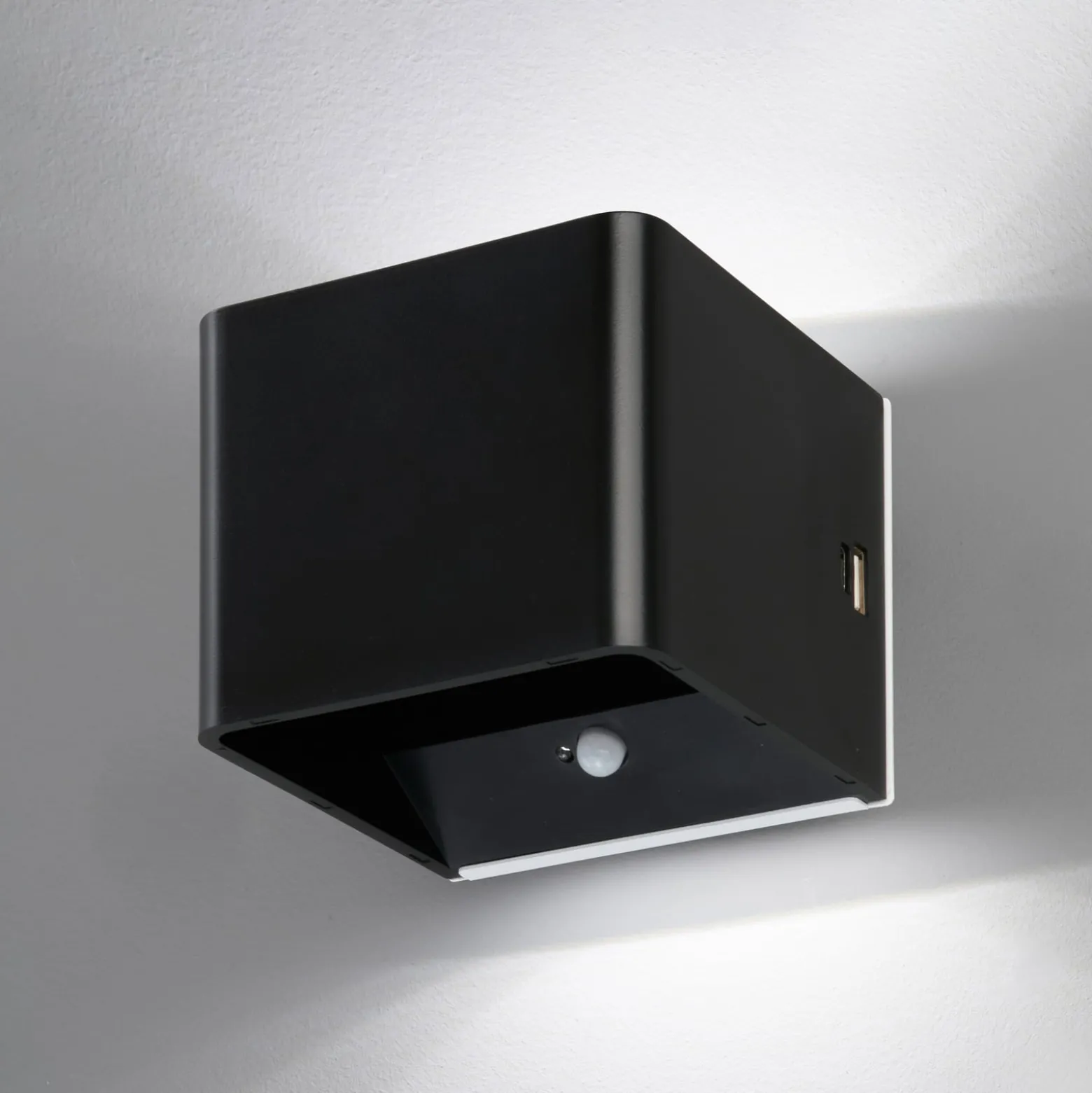 LED-Akku-Wandlampe Magnetic, schwarz, USB, Bewegungsmelder