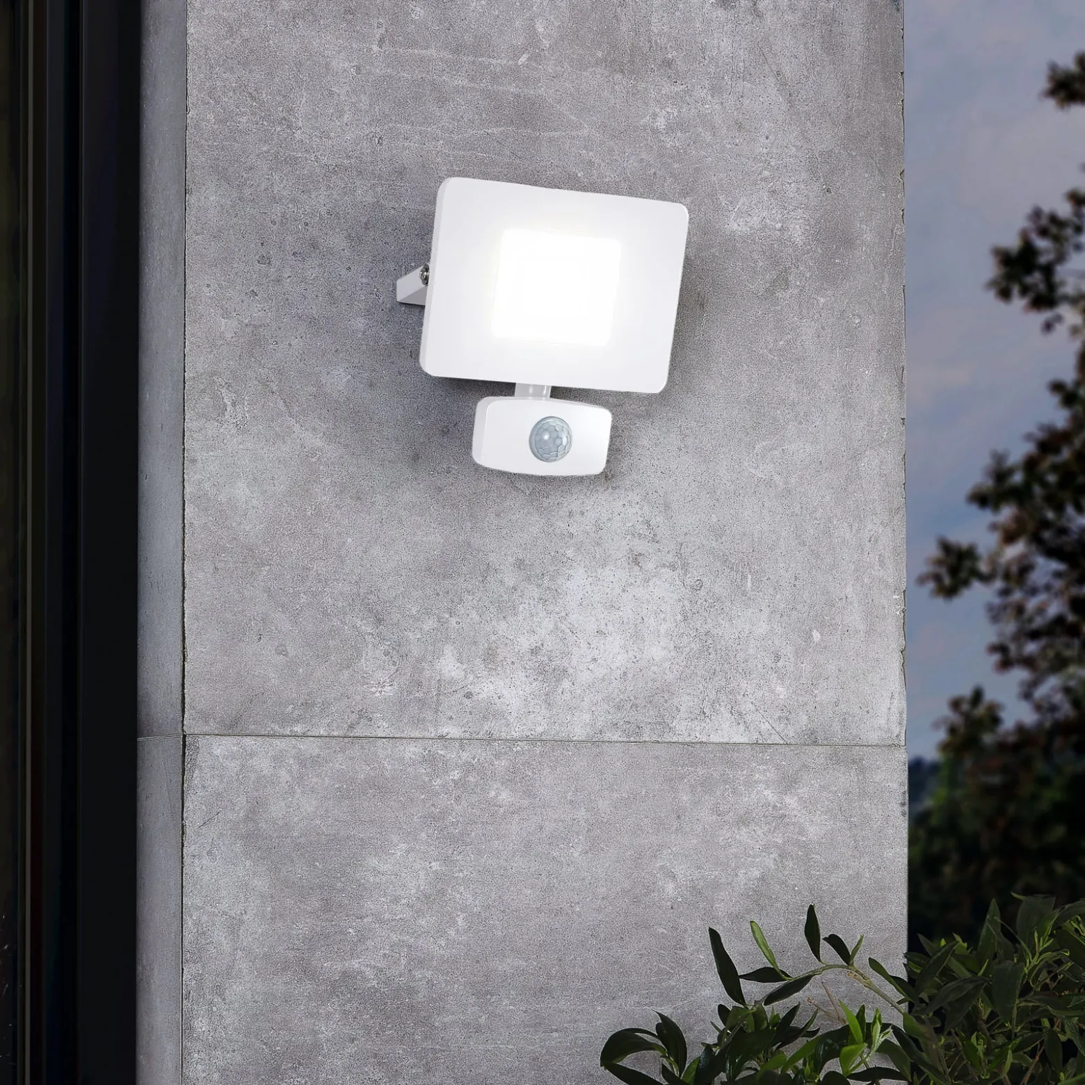 LED-Außenstrahler Faedo 3 mit Sensor, weiß, 20W