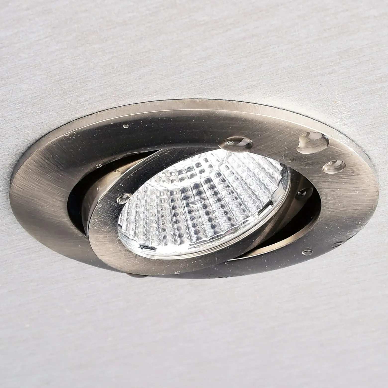 LED-Deckeneinbauleuchte Dione, IP44, 4.000 K, nickel, dim