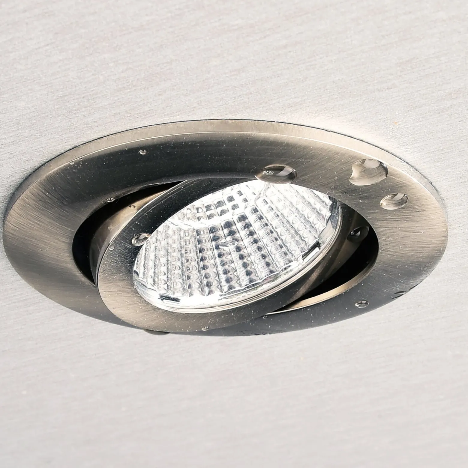 LED-Deckeneinbauleuchte Dione, IP44, 3.000 K, nickel, dim