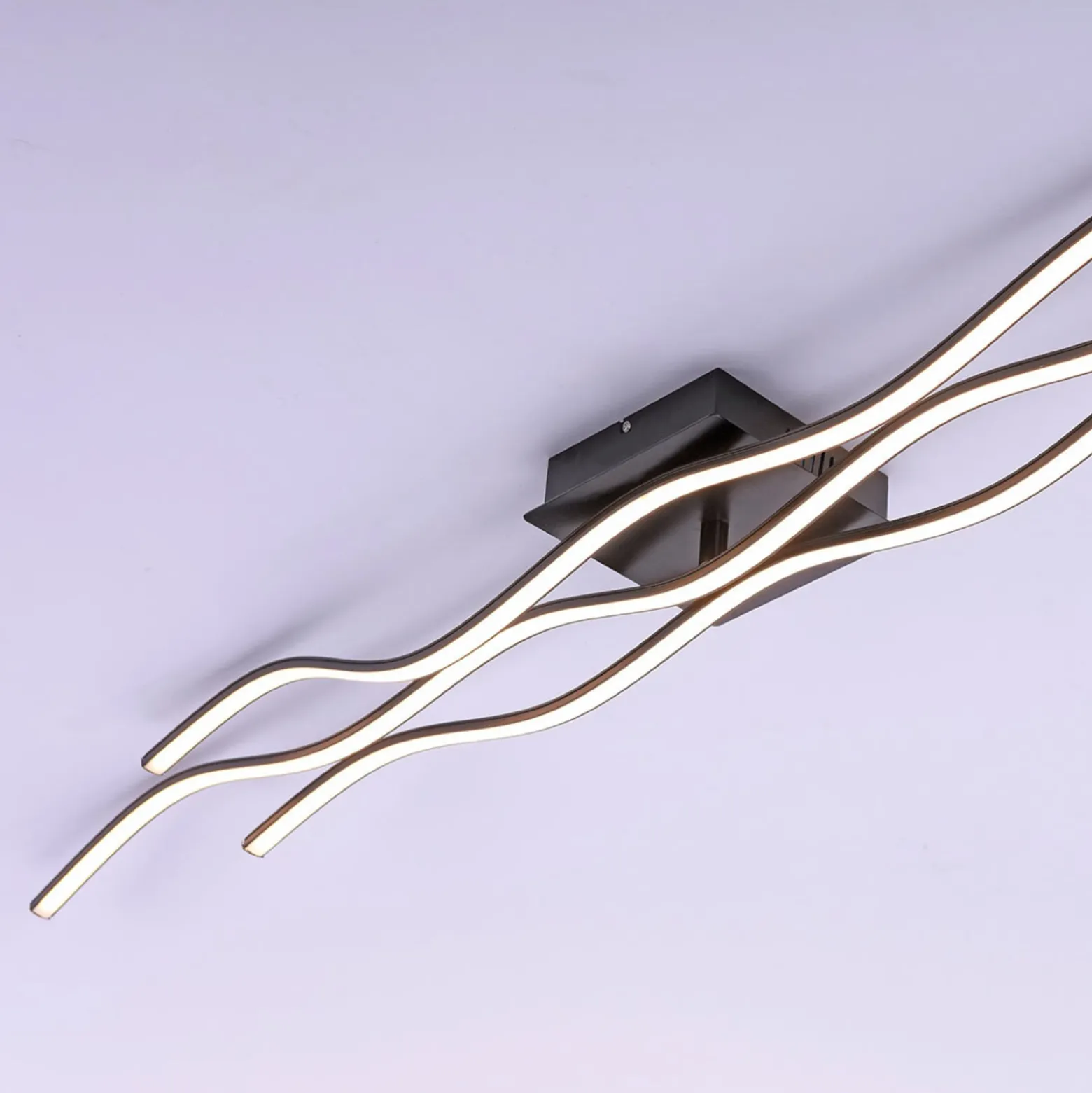 LED-Deckenlampe Wave 3.000K 137,5x16cm schwarz
