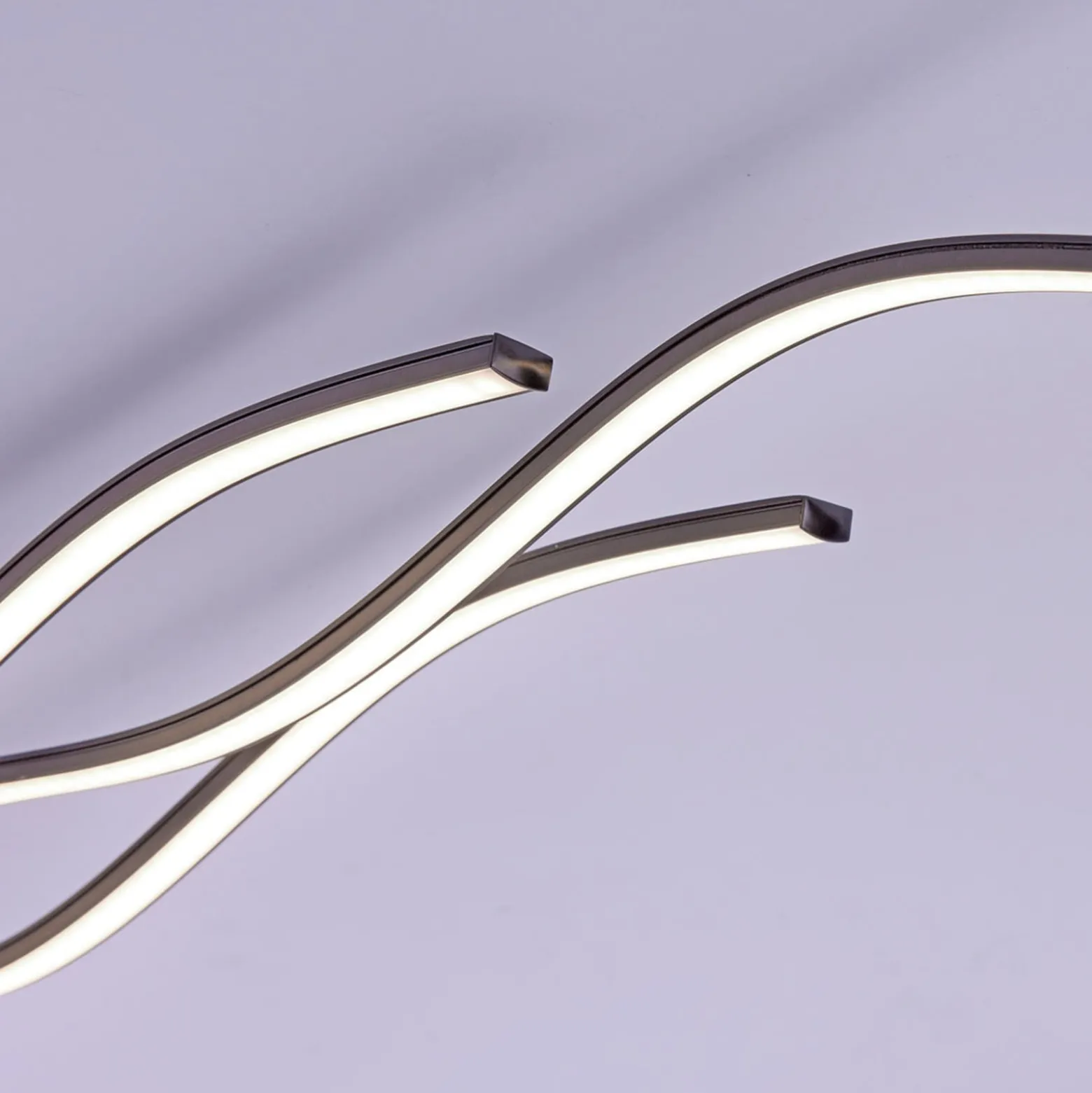LED-Deckenlampe Wave 3.000K 137,5x16cm schwarz