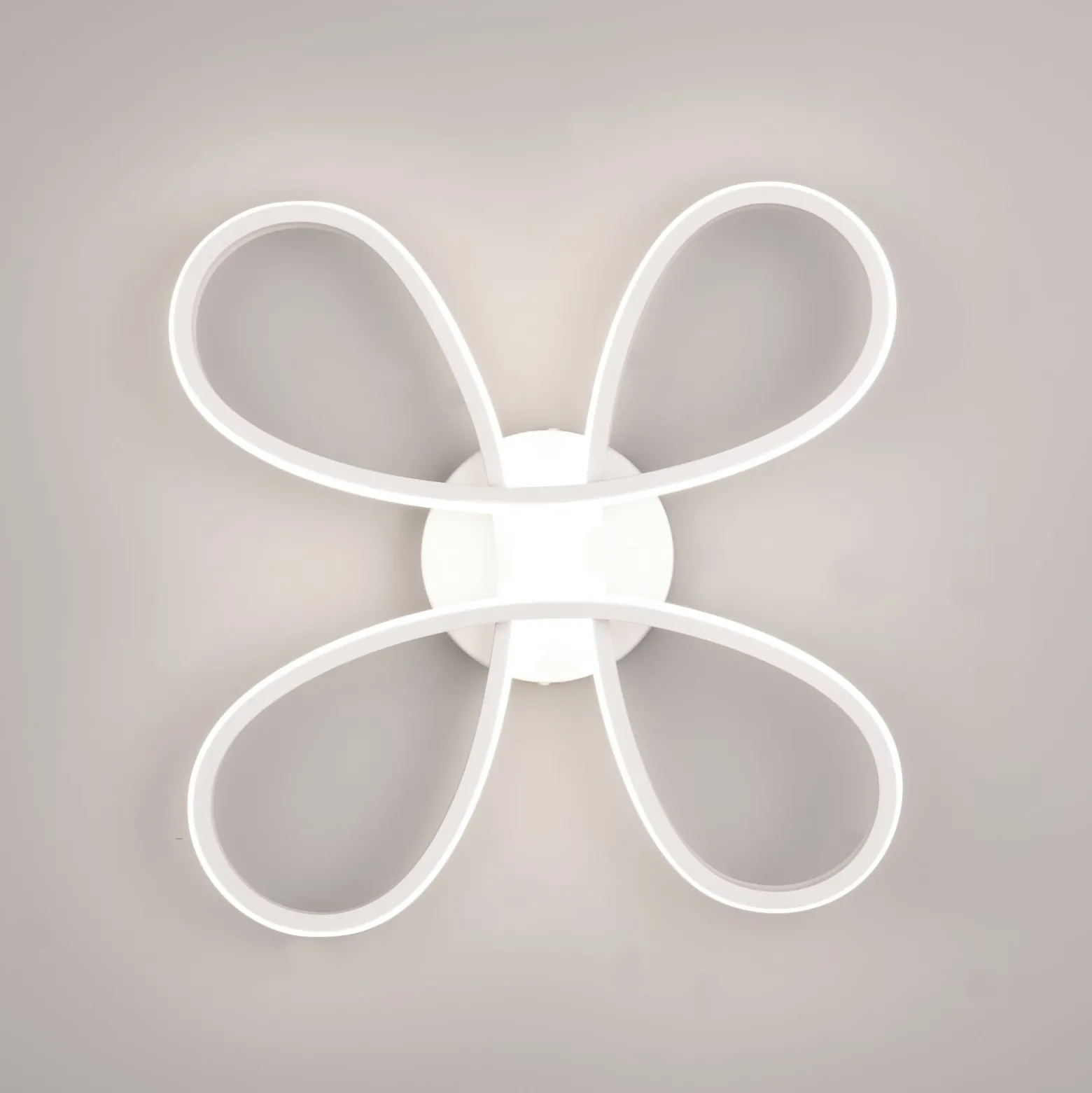 LED-Deckenleuchte Fly, weiß matt, 4.000 K, 40 cm x 40 cm