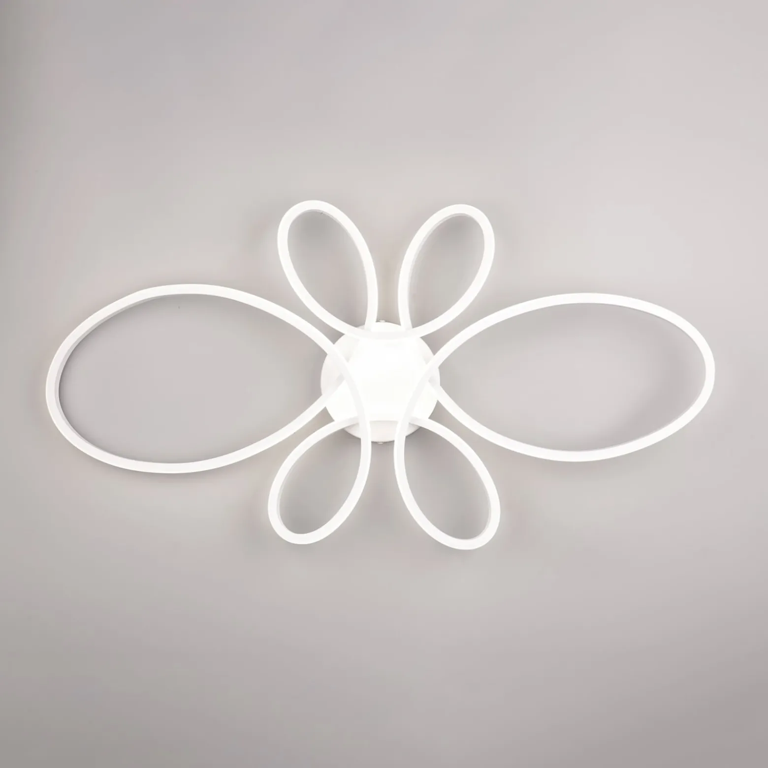 LED-Deckenleuchte Fly, weiß matt, 4.000 K, 83 cm x 45 cm