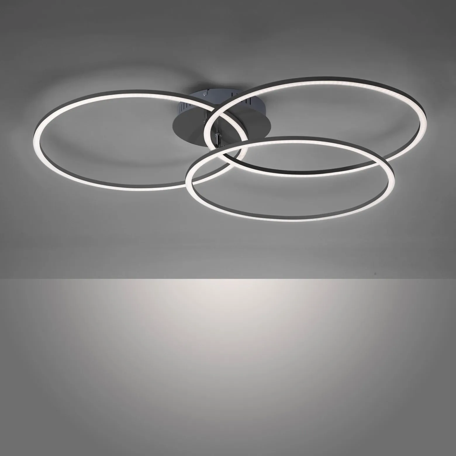 LED-Deckenleuchte Ivanka, drei Ringe, schwarz