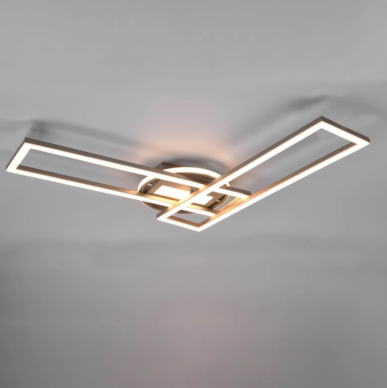 LED-Deckenleuchte Twister, drehbar, Remote, nickel