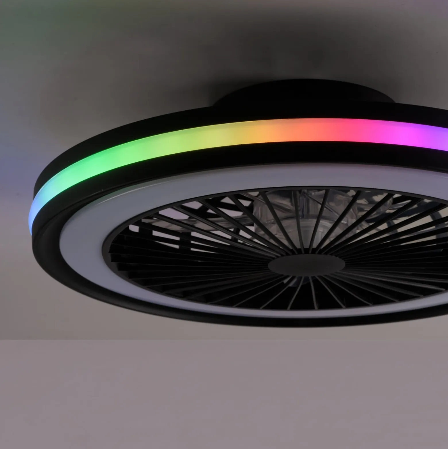 LED-Deckenventilator Brandon, schwarz, RGBW, CCT, Ø 46,5 cm