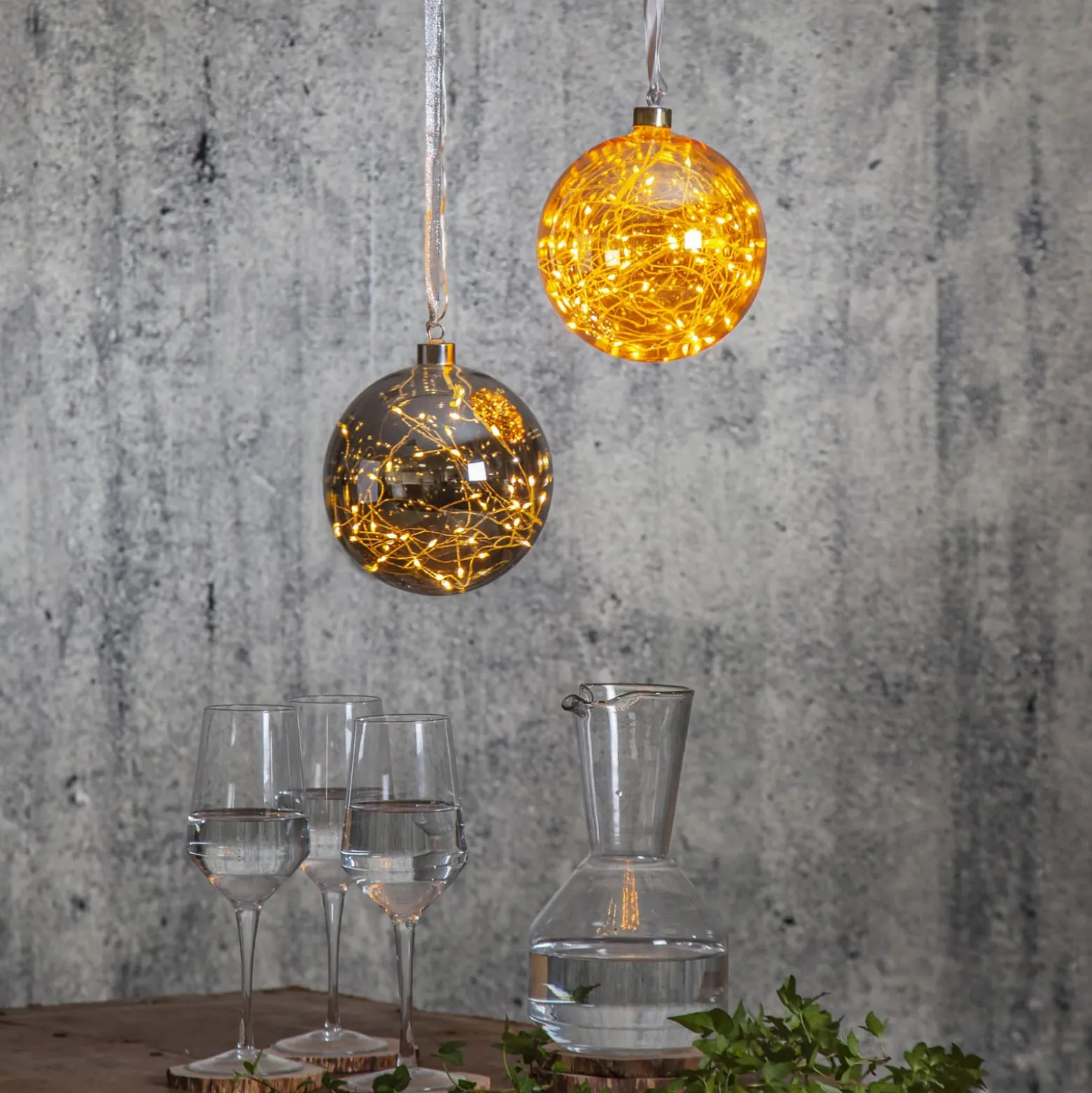 LED-Dekokugel Glow aus Glas, Ø 15 cm rauchgrau