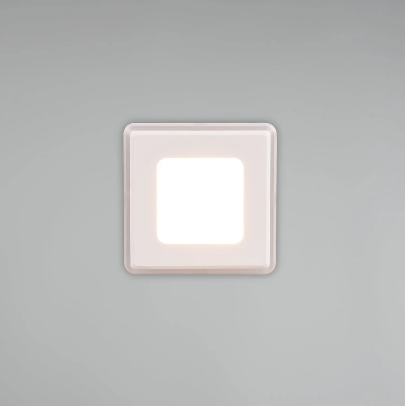 LED-Einbauleuchte Nimbus IP44 8,5x8,5cm 830 weiß