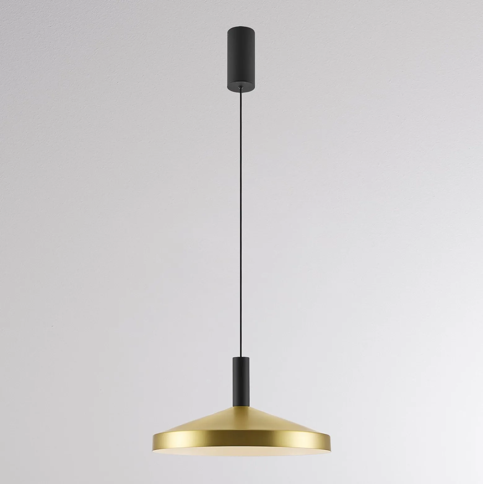 LED-Hängeleuchte LORA III, messing, Ø 36 cm, dimmbar 40° CCT