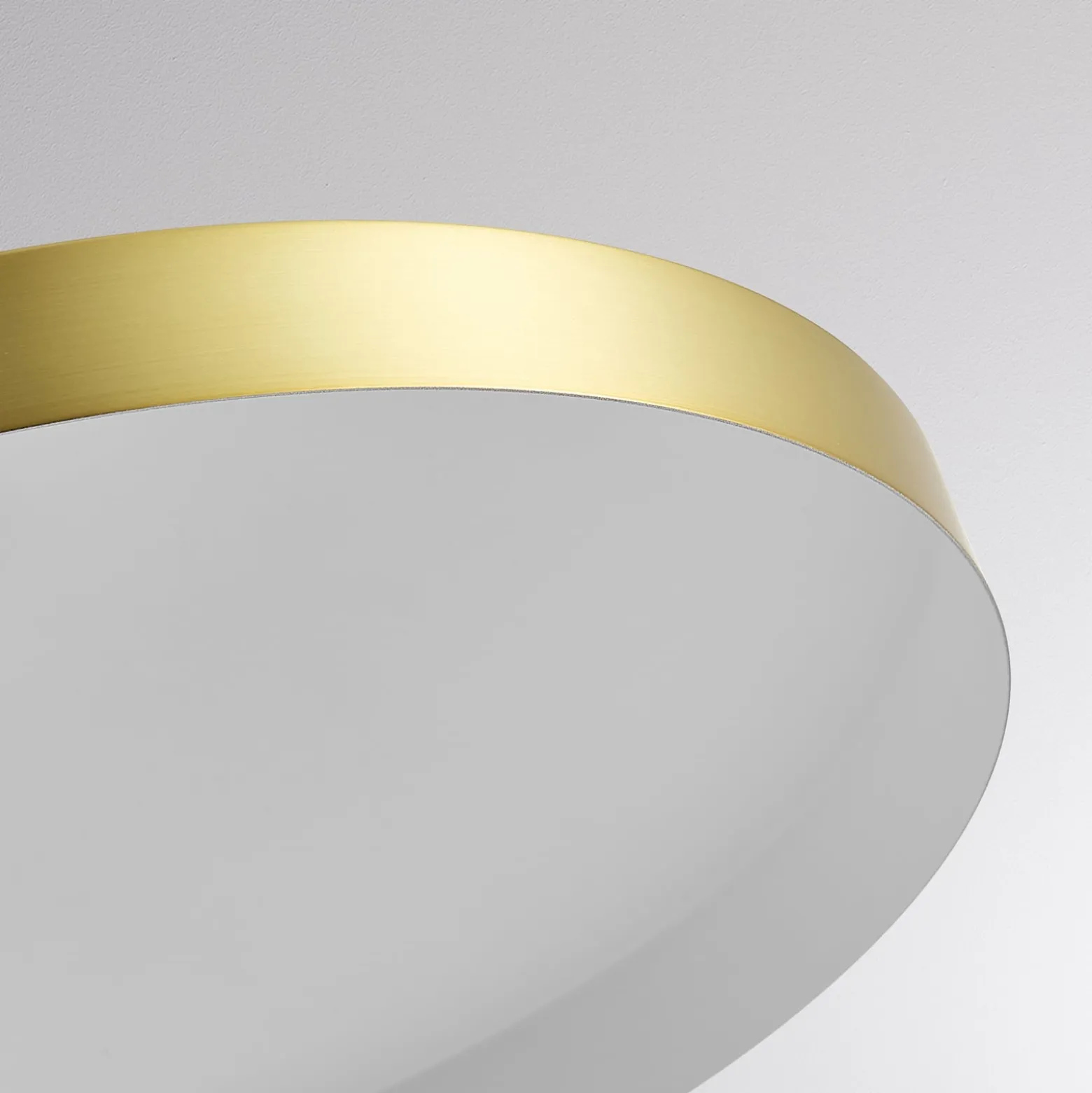 LED-Hängeleuchte LORA III, messing, Ø 36 cm, dimmbar 40° CCT
