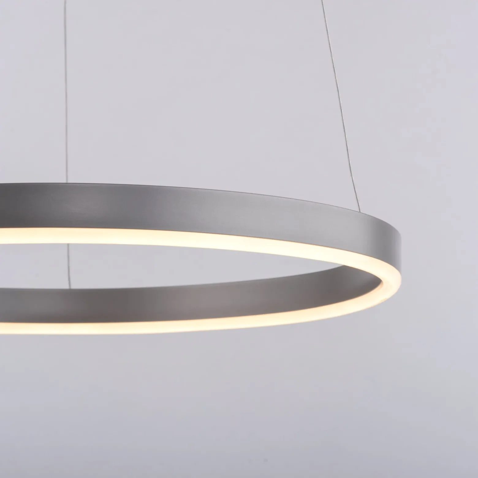 LED-Pendelleuchte Ritus, Ø 39,3cm, aluminium